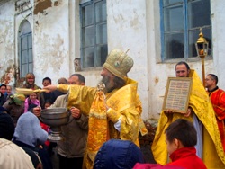 Впервые - архиерейским чином.