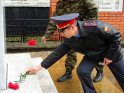 Возложение цветов.