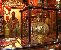 Рака с мощами свт. Григория Паламы.