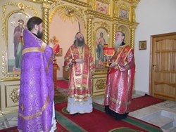 Воскресная литургия Архиерейским чином в п. Шелангер