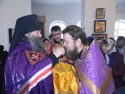 Воскресная литургия Архиерейским чином в п. Шелангер