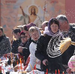 Освящение  куличей  и пасок в Великую Субботу