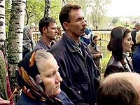 На освящение пришло несколько десятков местных жителей