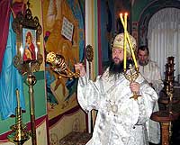 Преосвященнейший Иоанн совершил в Рождественский сочельник богослужение в домовом храме епархиального управления.