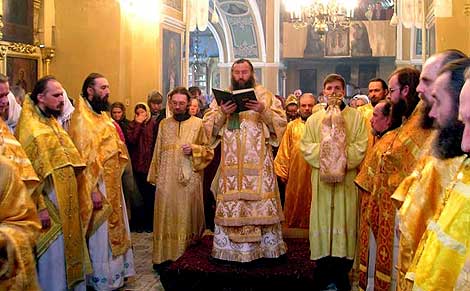 В День своего тезоименитства архиепископ Иоанн совершил Божественную Литургию в храме Рождества Пресвятой Богородицы с.Семеновка, после которой принял поздравления от духовенства и прихожан.