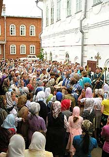 в праздник иконы Божией Матери «Троеручица», верующие нашей республики торжественно отметили одиннадцатую годовщину образования епархии и епископской хиротонии Его Высокопреосвященства, Высокопреосвященнейшего Иоанна, архиепископа Йошкар-Олинского и Марийского