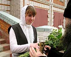 В дни Светлой седмицы, в ходе архипастырских визитов по приходам епархии, Высокопреосвященнейший Иоанн, архиепископ Йошкар-Олинский и Марийский, посетил детские воскресные школы при храмах республики.