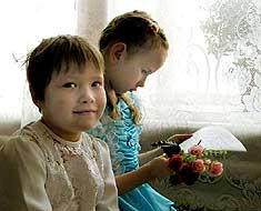 На пасхальных утренниках дети читали стихи, выступали с праздничными хоровыми песнопениями и театрализованными представлениями, посвященными дню Святой Пасхи