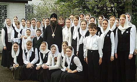 По традиции, праздник завершился фотографированием, чаепитием, подвижными играми